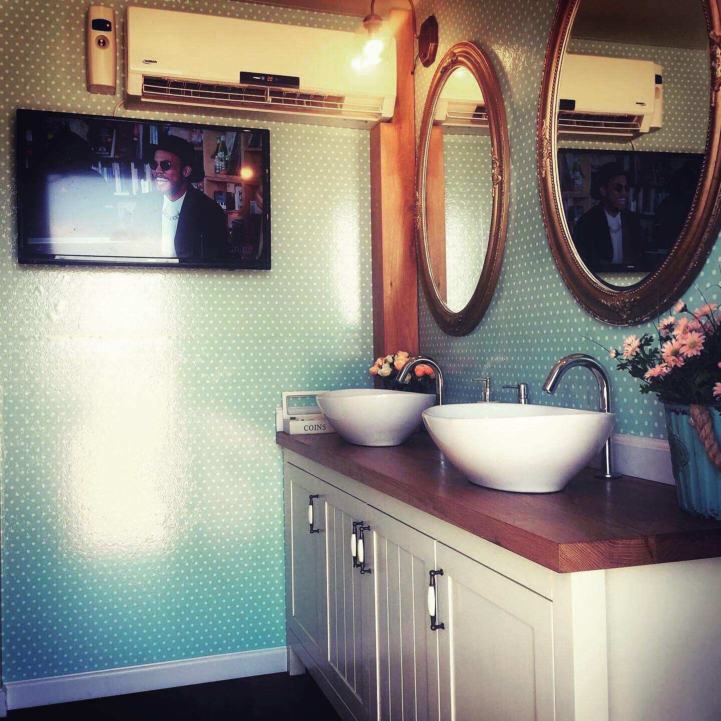 שירותים ניידים לאירועים | שירותים מפוארים לאירועים