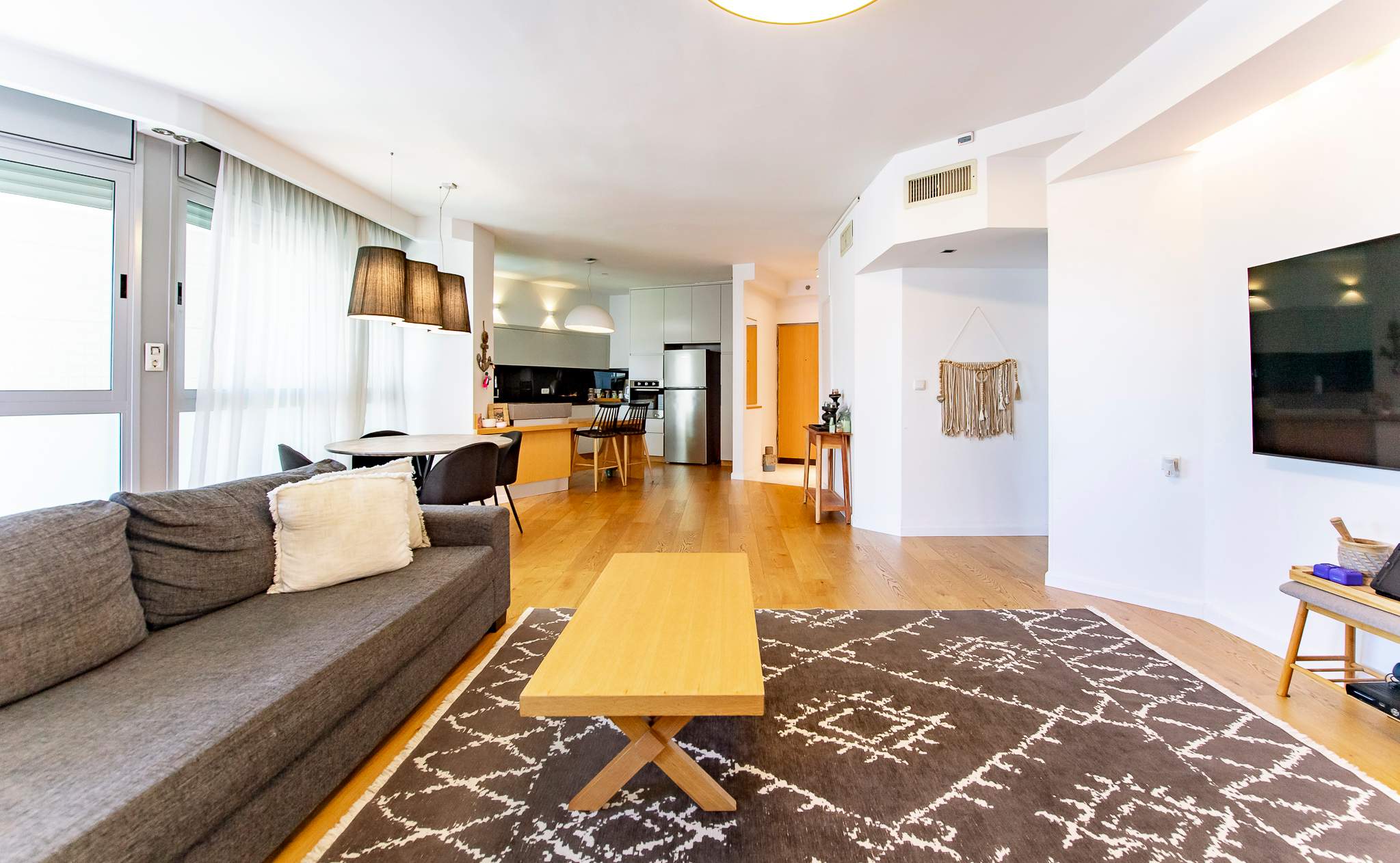 בשכונת רמות מנחם