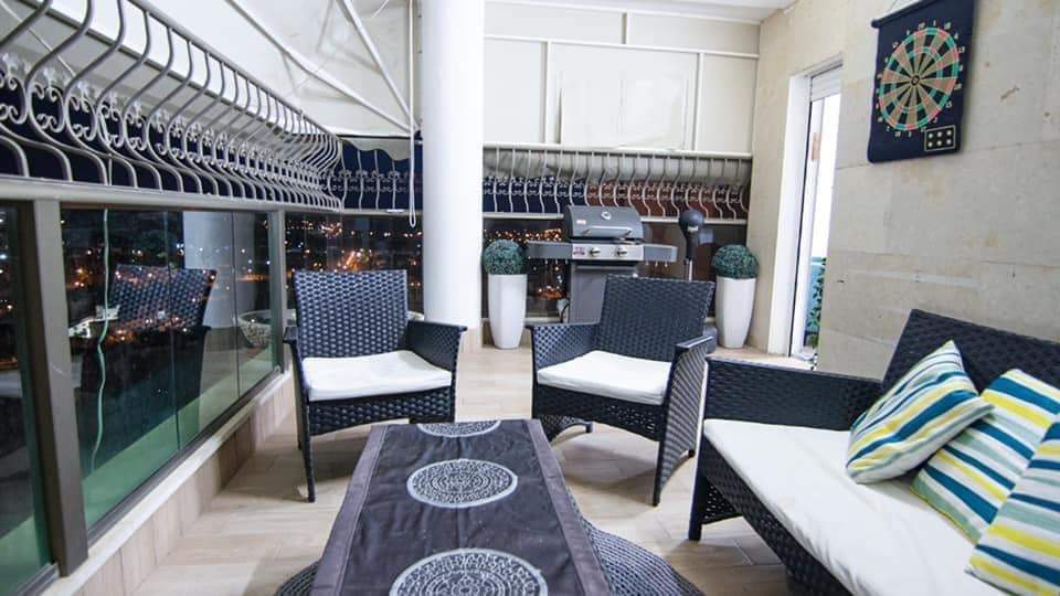 מתווכים | ‫רנית סויסה‬‎