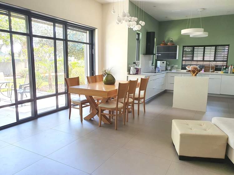 משרדי תיווך | עמק השווה, גישה אחרת בנדל"ן - יעל איזנבאום