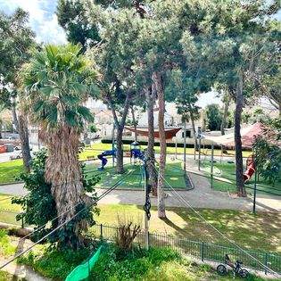 משרדי תיווך | גבי שושן - יועץ הנדלן שלך רימקס כחול לבן נתניה