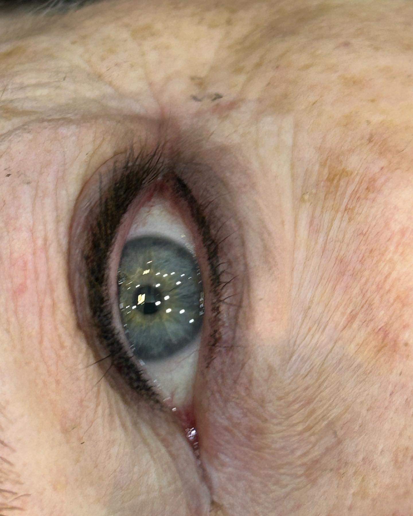 קוסמטיקאיות | אפרת עמרמי