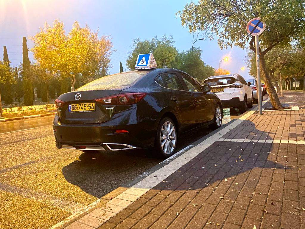 מורי נהיגה | נחום לוי מורה לנהיגה