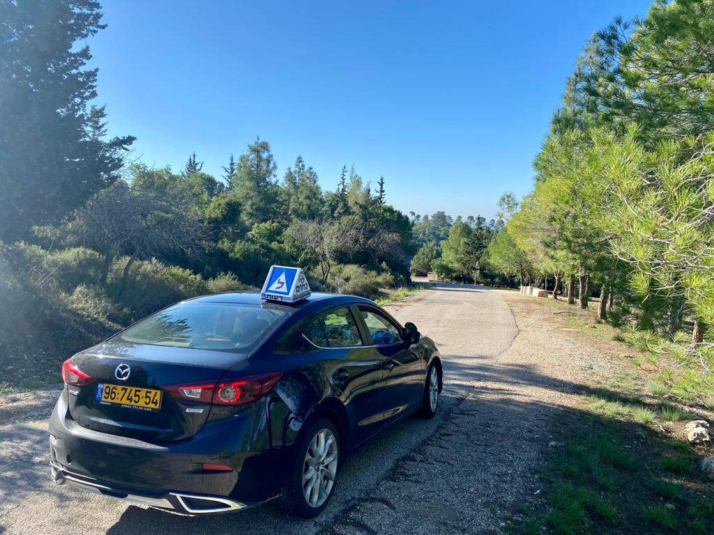 מורי נהיגה | נחום לוי מורה לנהיגה