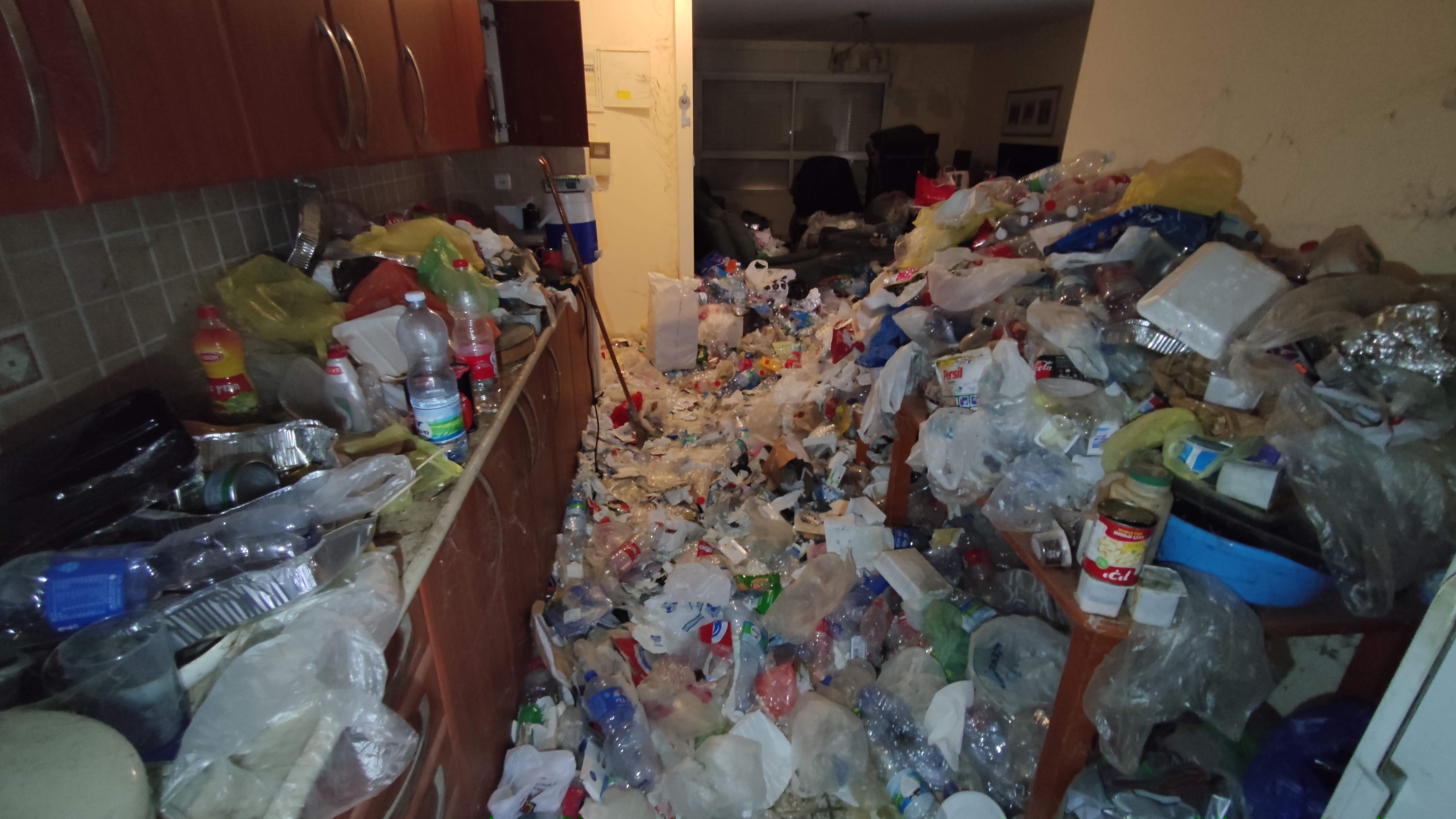 פינוי דירה מלאה פסולת אגרנות כפייתית