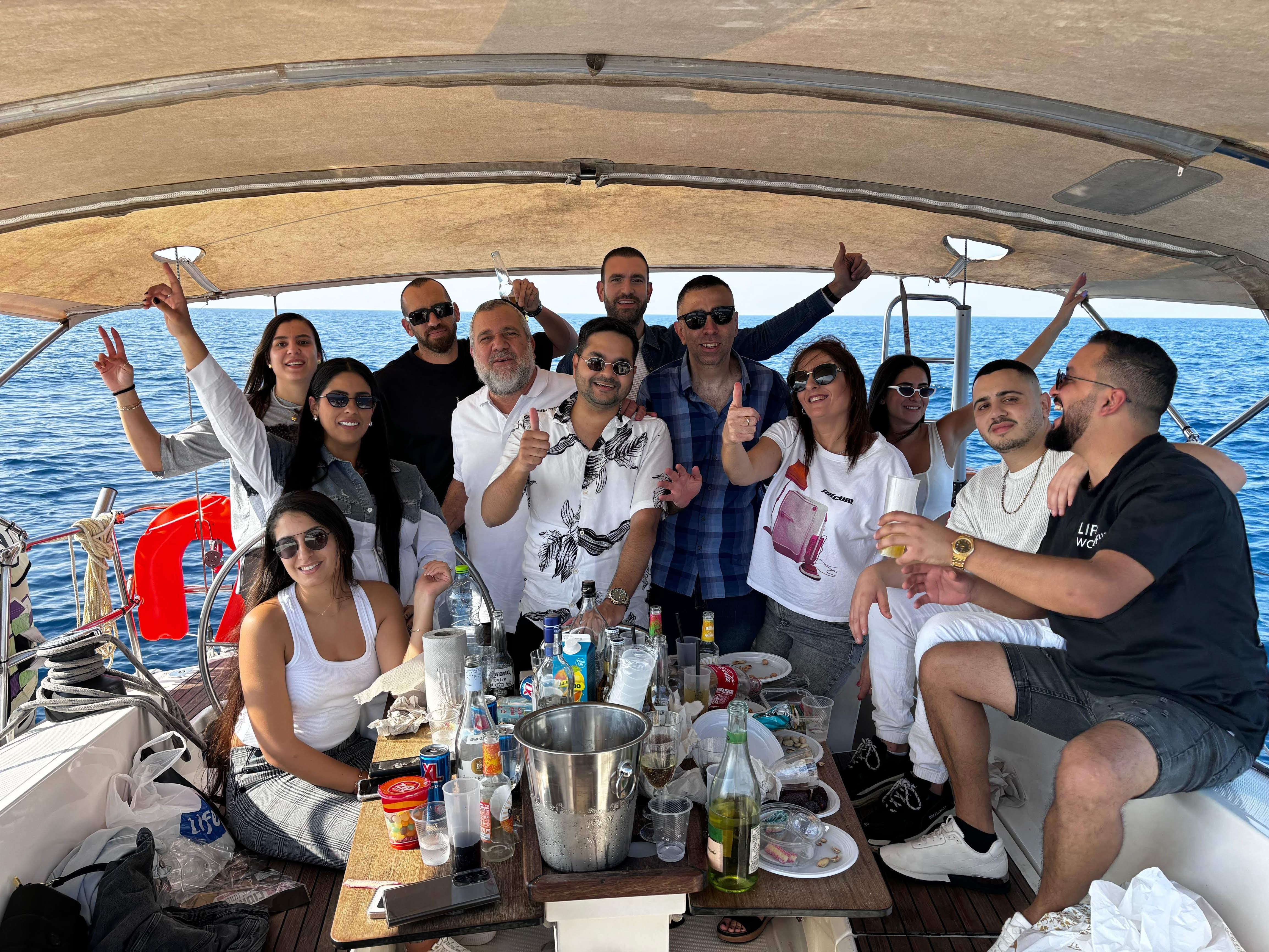 יום גיבוש לסוכני בי איג'נט